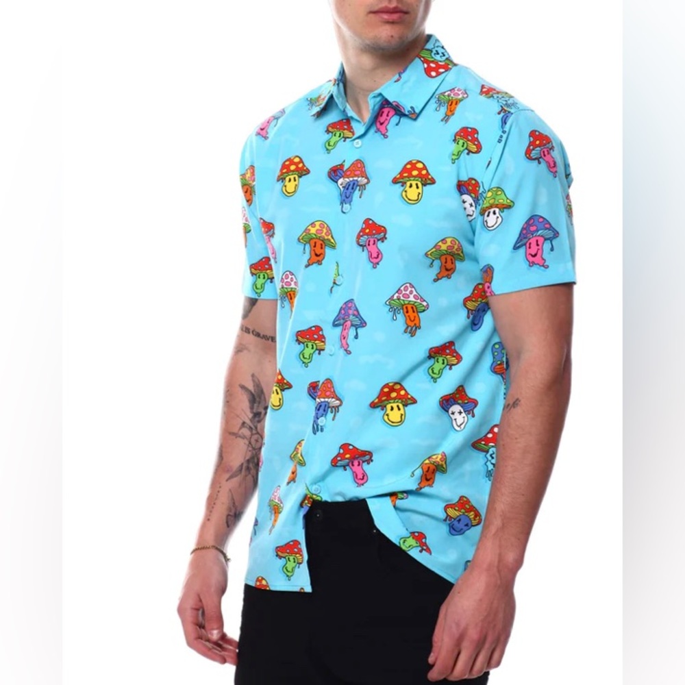 NWT MUSHROOM SMILEY FACE BUTTON UP SHORT SLEEVE SHIRT by Fresh Prints |Sz Small